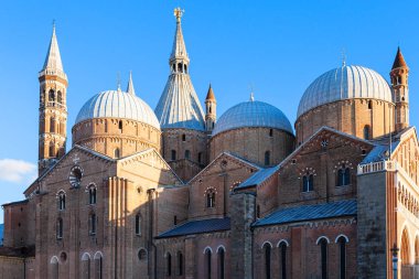Basilica of Saint Antuan yapı