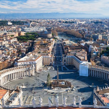 St Pietro Meydanı Vatikan ve Roma'da görünümünü yukarıda
