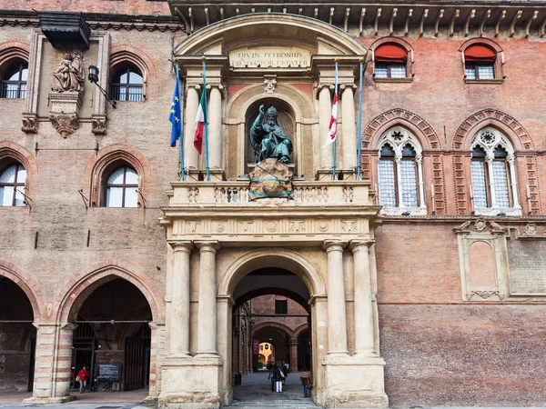 Fachada del Palazzo d 'Accursio en Bolonia — Foto de Stock