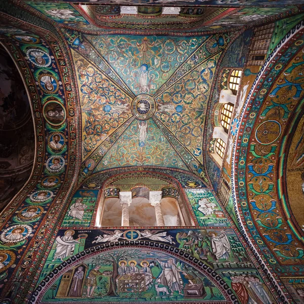 Kopule baziliky San Vitale v Ravenně city — Stock fotografie
