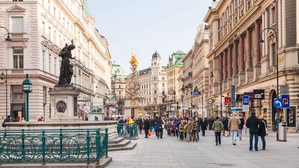 Strada Graben con Colonna della Peste a Vienna — Foto Stock