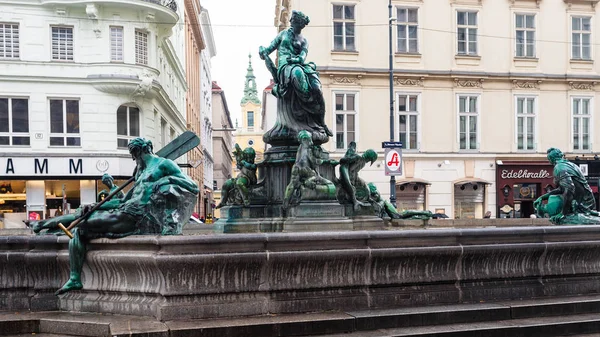 Fontaine Donnerbrunnen sur Neuer Markt à Vienne — Photo
