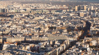 Görünümü Paris kış gün batımında yukarıda