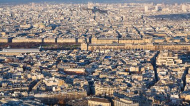 Paris'in merkezinde şehir kış gün batımında Panoraması