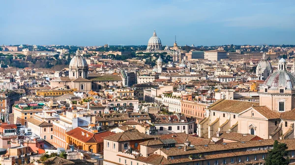 Ovanför vyn av Rome city i solig vinterdag — Stockfoto