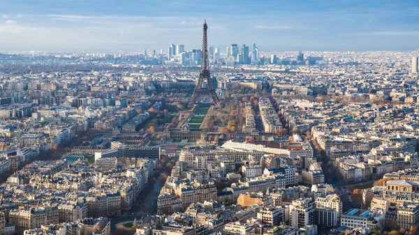 Utsikt over Eiffeltårnet og Paris by – stockfoto