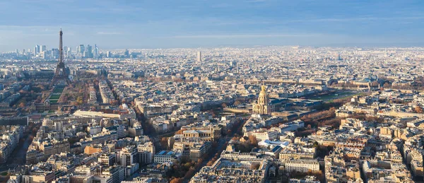 Skyline de París con Torre Eiffel y Les Invalides — Foto de Stock