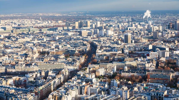 Vista acima da grande cidade de Paris no crepúsculo de inverno — Fotografia de Stock