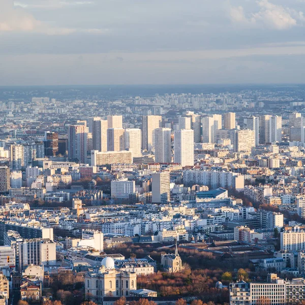 Oben Blick auf den Wohnbezirk in Paris — Stockfoto