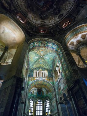 Basilica San Vitale Ravenna City iç