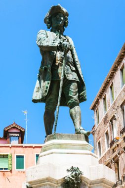 Carlo Goldoni Venedik şehir heykeli