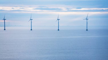 Baltık Denizi sakin su ile offshore rüzgar çiftliği