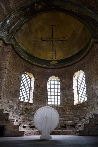 Interior of ancient Hagia Irene church in Topkapi — Stock Photo, Image