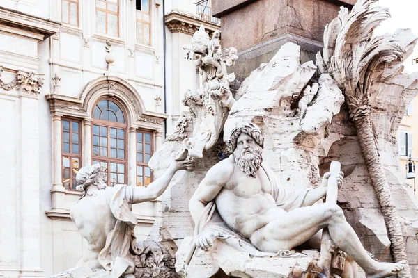 Dekoration av Fontana dei Quattro Fiumi i Rom. — Stockfoto