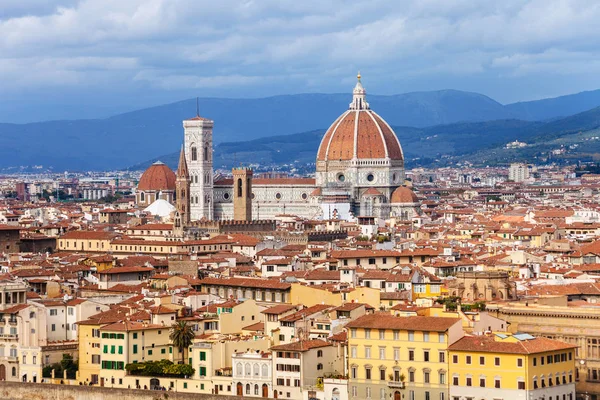 Skyline de la ciudad de Florencia con Duomo —  Fotos de Stock
