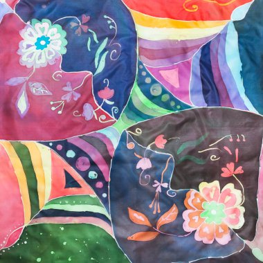 İpek batik üzerinde geometrik ve bitkisel süsleme