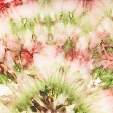 soyut pembe ve yeşil dekor ipek batik üzerinde