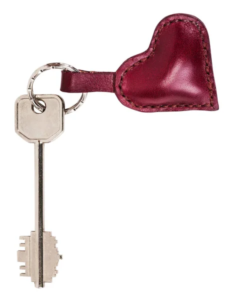 Großer Schlüssel mit rotem Leder Herzform Schlüsselanhänger — Stockfoto