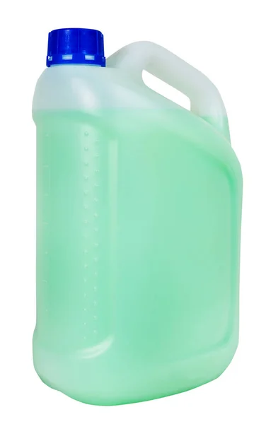 Jerrycan plástico com líquido verde isolado — Fotografia de Stock