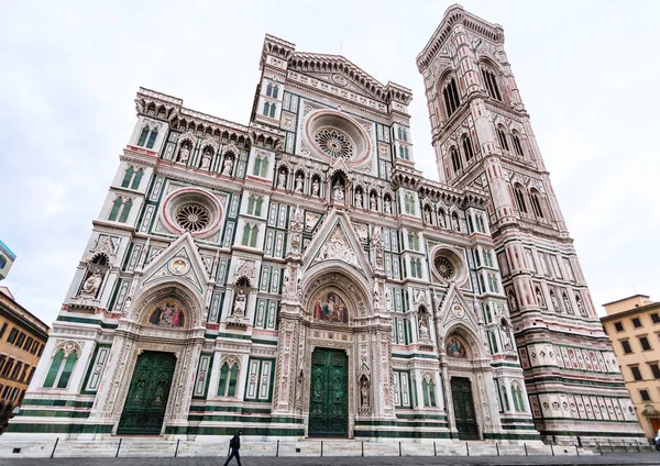 Duomo di Firenze e campanile al mattino — Foto Stock