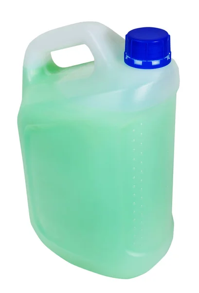 Jerrycan met groene vloeistof geïsoleerd op wit — Stockfoto