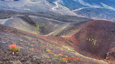 Sicilya Etna Dağı üzerinde birkaç kraterler