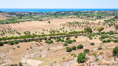 Agrigento şehir Sicilya yakınındaki ülkenin peyzaj