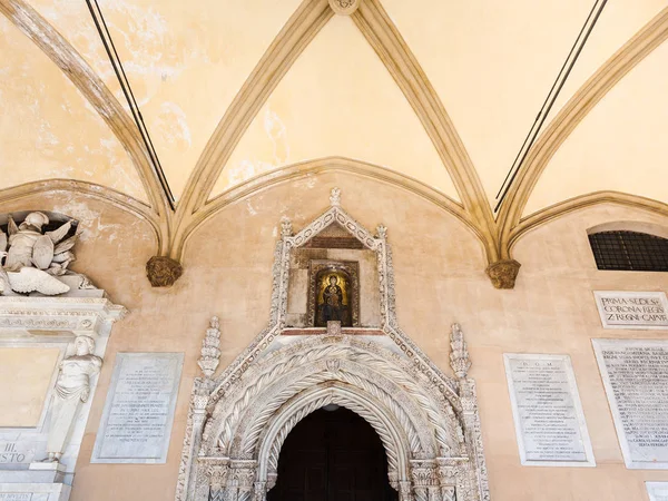 Decoratie van de oprijlaan in de kathedraal van Palermo — Stockfoto