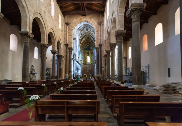 Interieur van de Duomo di Cefalu in Sicilië — Stockfoto