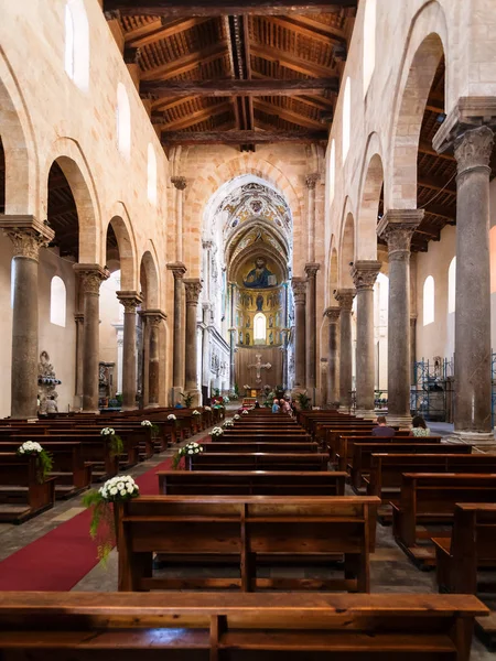 Inomhus i Duomo di Cefalù på Sicilien — Stockfoto
