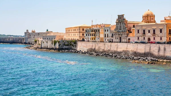 Kade in de stad Syracuse in Sicilië — Stockfoto