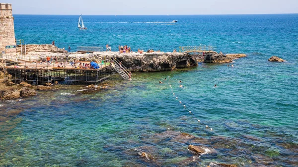 Stadtstrand in Syrakus Stadt in Sizilien — Stockfoto