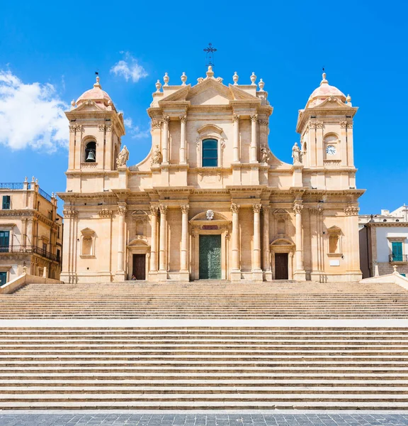 Fachada de la Catedral de Noto en Sicilia — Foto de Stock