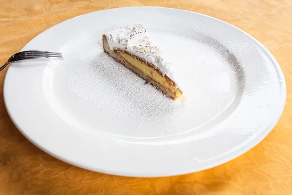 Pedazo de pastel de limón dulce siciliano tradicional —  Fotos de Stock