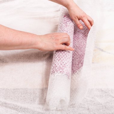 tuhafiyeci yün lifleri şapka düzeni ile rulo