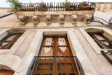 Barok tarzı şehir evi, syracuse cephe