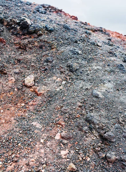 Clinker negro y rojo en la pendiente del Monte Etna — Foto de Stock