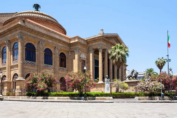 Teatro Massimo Vittorio Emanuele en Palermo — Foto de Stock