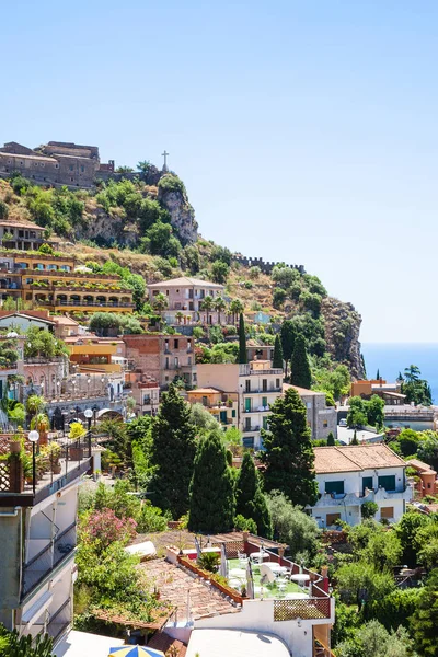 Kilátás, Taormina city házak Sicily — Stock Fotó