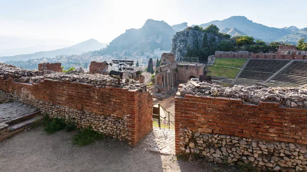 Walls of ancient Teatro Greco in Taormina — Stock Photo, Image