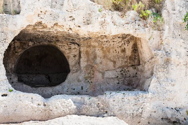 Sala de piedra en la cueva artificial del teatro griego — Foto de Stock