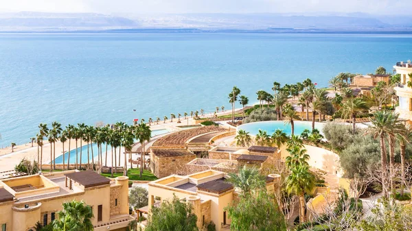 Kempinski spa resort and Dead Sea in winter day — Stock Photo, Image