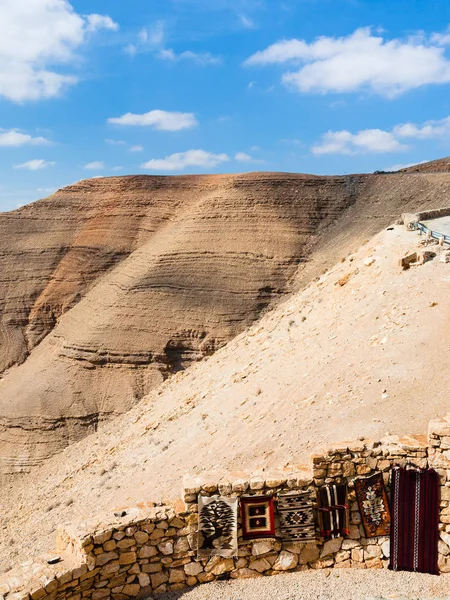 Бедуинские ковры на ларьке на королевской дороге — стоковое фото