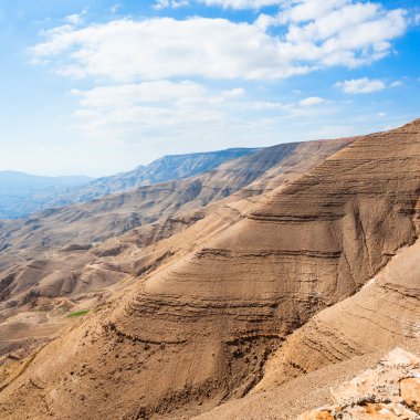 Wadi grevcilerin Vadisi nehir kahverengi dağlar