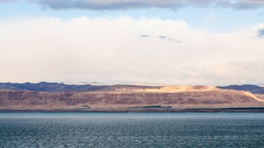 Ölü Deniz ve Kudüs görünümünü üzerinde kış dawn