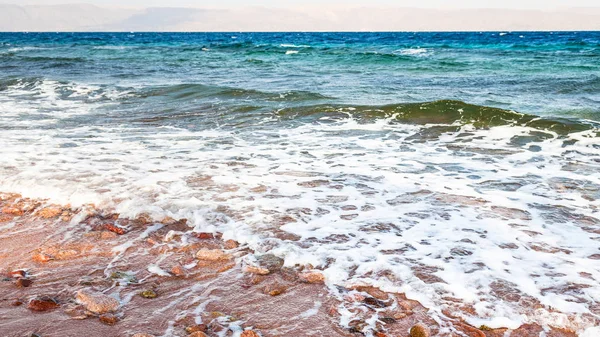 Costa del Golfo de Aqaba en el Mar Rojo por la mañana — Foto de Stock