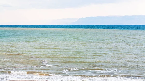 Lungomare del Mar Morto in inverno mattina — Foto Stock
