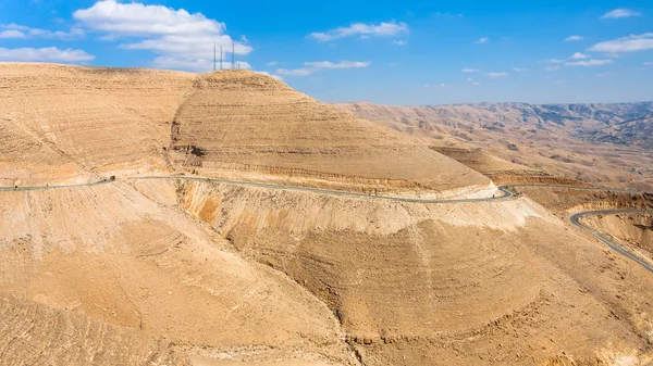 在山在冬季，约旦国王的公路 — 图库照片