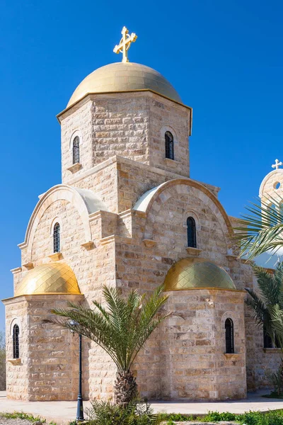 Byggnad av grekiska kyrkan St John the Baptist — Stockfoto