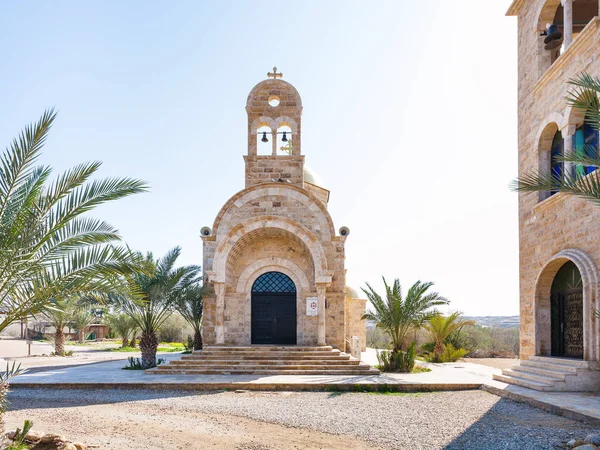 Fasaden grekisk-ortodoxa kyrkan av Johannes Döparen — Stockfoto